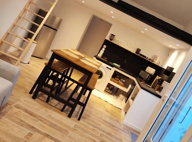 La Maisonnette D'anais * Le Port-des-Barques